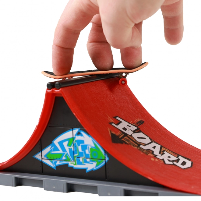 Skatepark - rampa za skateboard/fingerboard na vijak