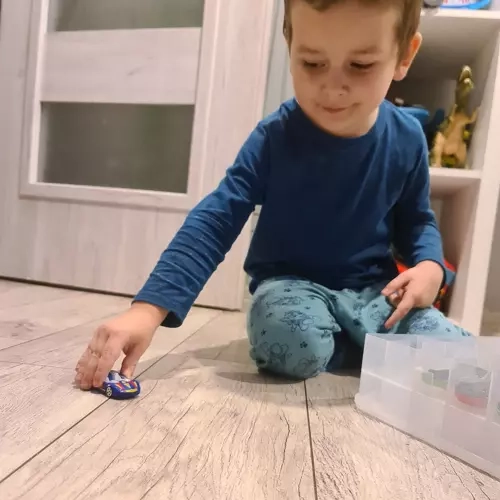 Šarena seta autića - 16 komada