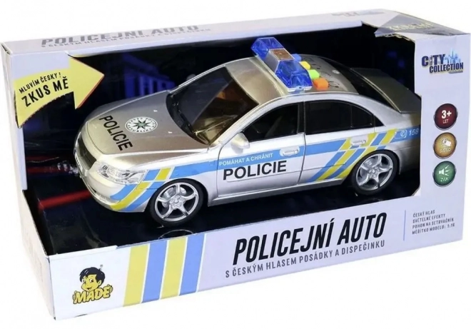 Policijski automobil s češkim glasom
