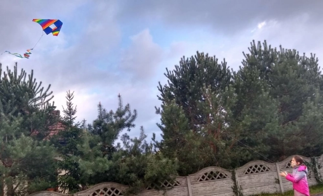 Šareni zmaj s rotirajućom dužicom