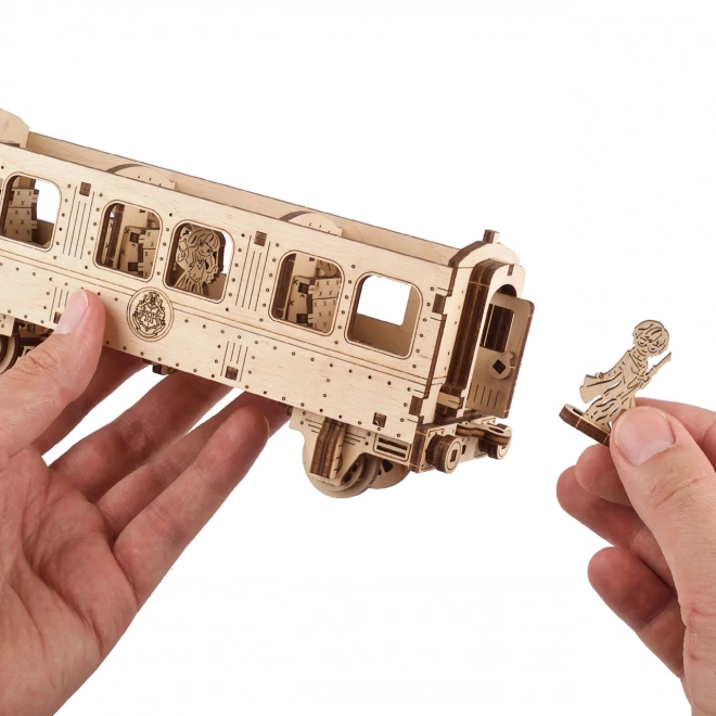 Ugears 3D drvena mehanička slagalica Harry Potter Hogwarts Express