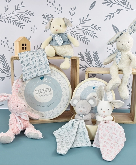 Doudou poklon set - plišana zečica s ružičastom dekicom od BIO pamuka
