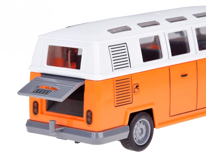 Retro autobus na daljinsko upravljanje