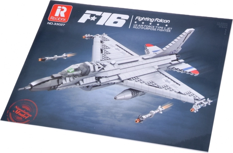 Stalak za izlaganje i izmjenjivo naoružanje