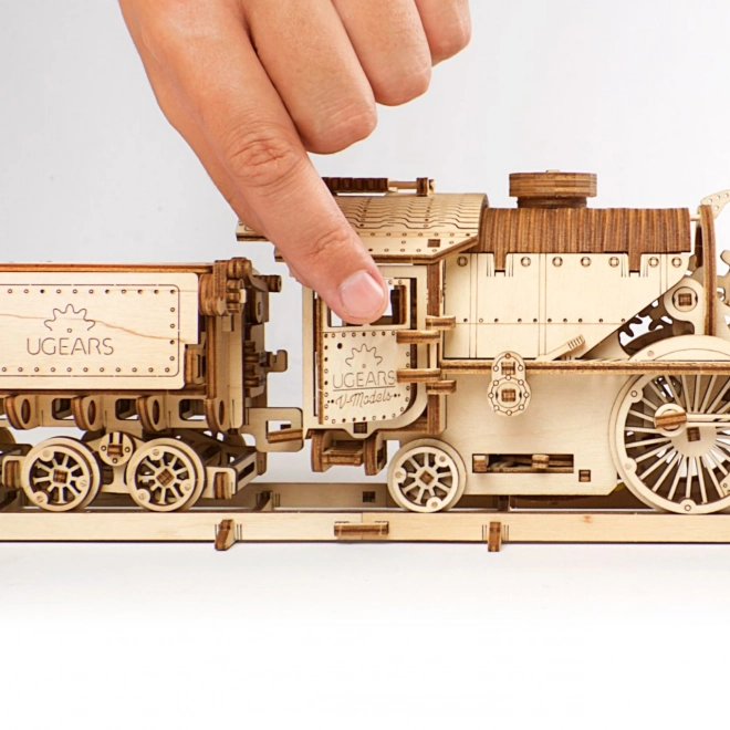 Ugears 3D puzzle - Lokomotiva V-express s vagonom 538 komada
