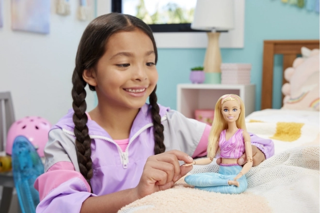 Barbie u pokretu - Plavuša s plavim tajicama HRH27