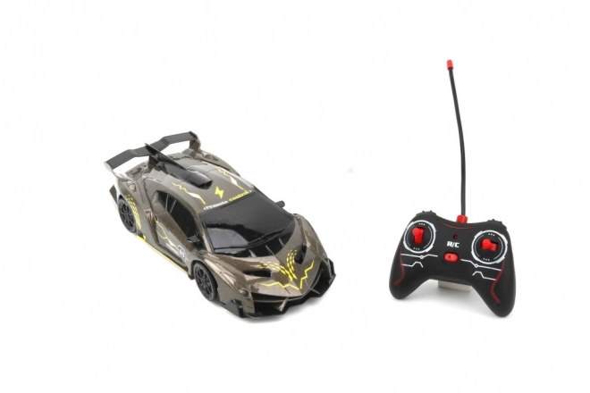 RC auto na daljinsko upravljanje s penjanjem po zidu