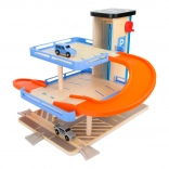 Small foot drvena višekatna garaža s liftom