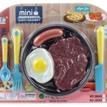 Set plastične hrane s priborom i tanjurićem