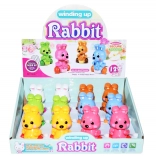 Navijajući zeko – mehanička igračka za djecu