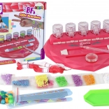 kreativni set za izradu narukvica s kamenčićima u srcolikom organizatoru