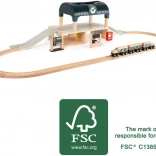 drvena željeznička pruga s kolodvorom small foot