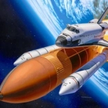 Plastični model Space Shuttle Discovery i pojačivačke rakete