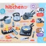 Set posuđa s kuhačem